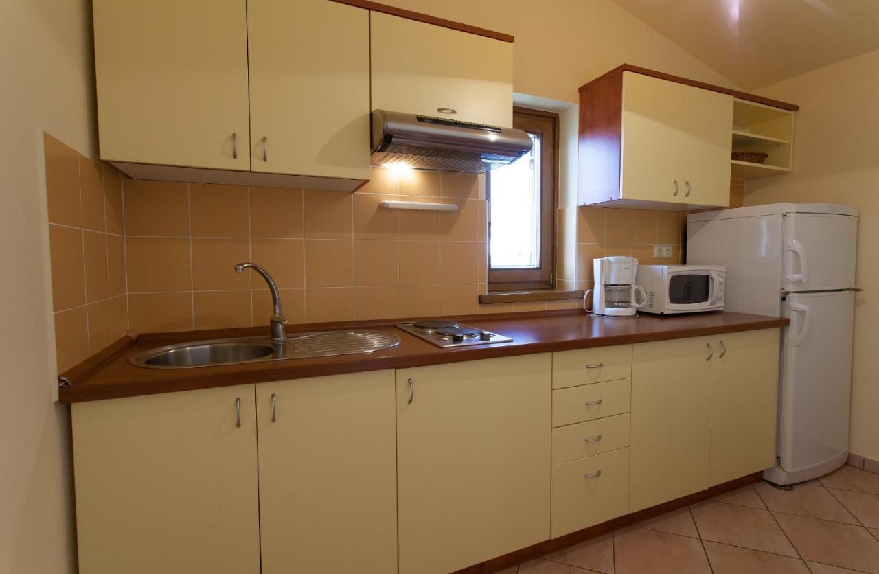 Apartman Vjekoslav 克尔克 外观 照片