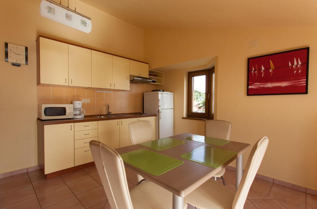 Apartman Vjekoslav 克尔克 外观 照片