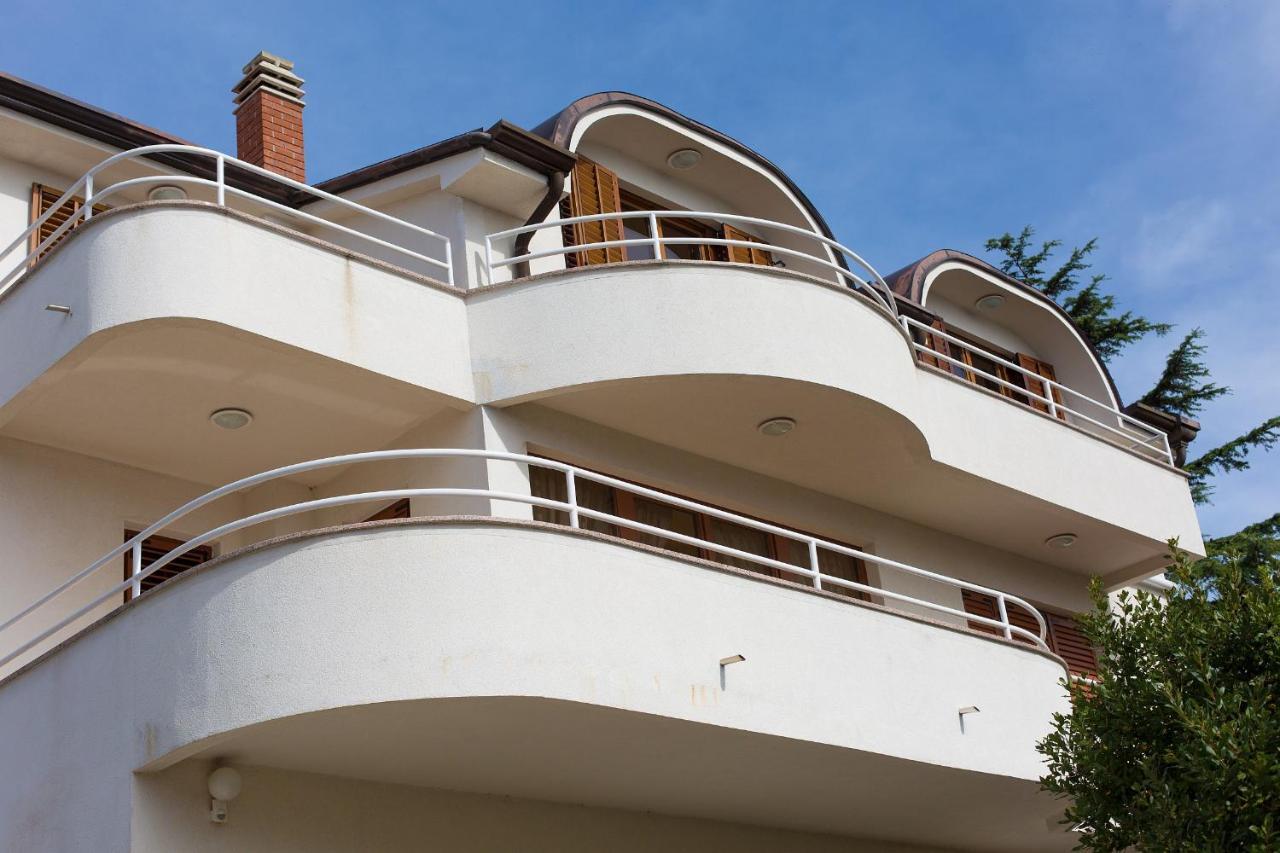 Apartman Vjekoslav 克尔克 外观 照片